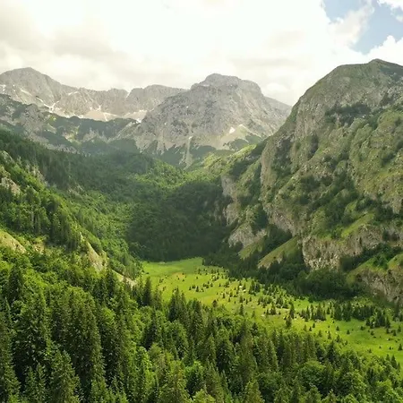 Domacinstvo Popov Most Landsted *