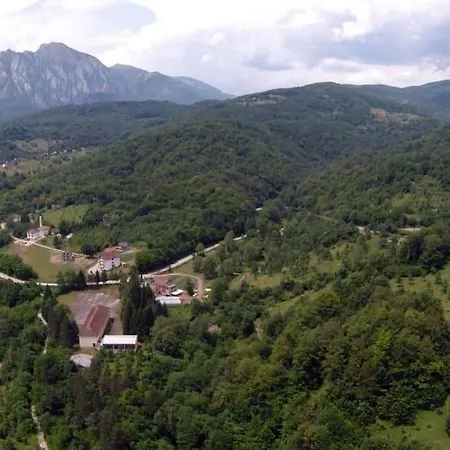 Domacinstvo Popov Most *