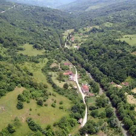 Domacinstvo Popov Most Landsted