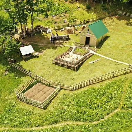 Domacinstvo Popov Most Landsted Tjentiste