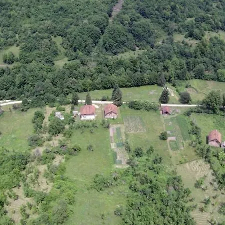 Domacinstvo Popov Most Landsted Tjentiste