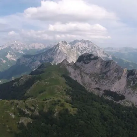 Domacinstvo Popov Most Landsted